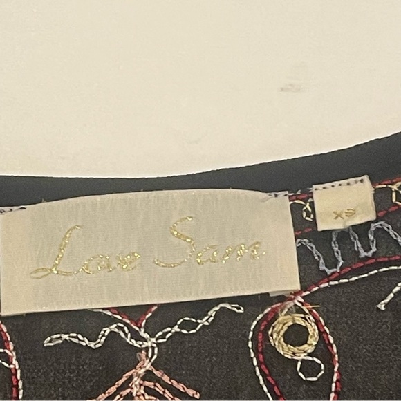 Love Sam Black Embroidered Blouse, size XS. No tag for material. Pre-owned. - Picture 5 of 11